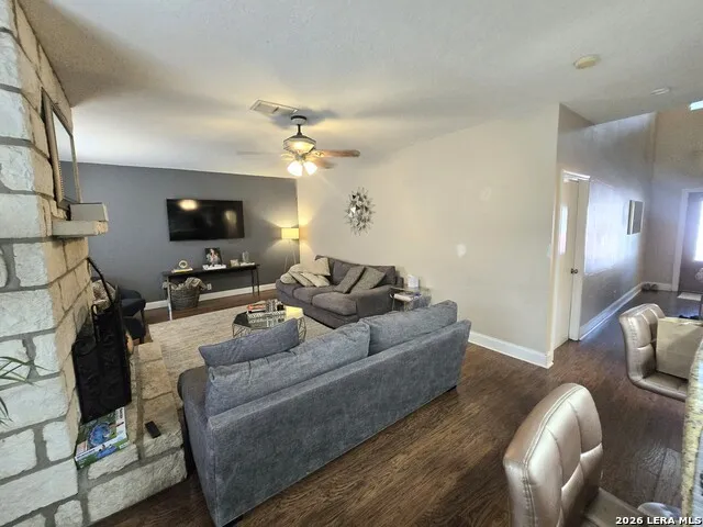8419 BRANCH HOLLOW DR Universal City, TX 78148