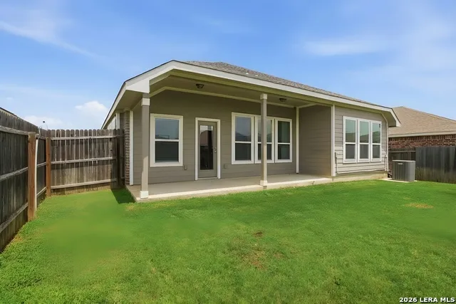 253 Holland Park Schertz, TX 78108