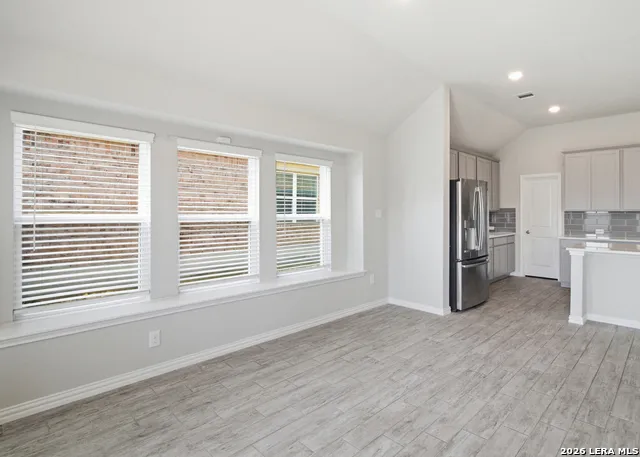 253 Holland Park Schertz, TX 78108