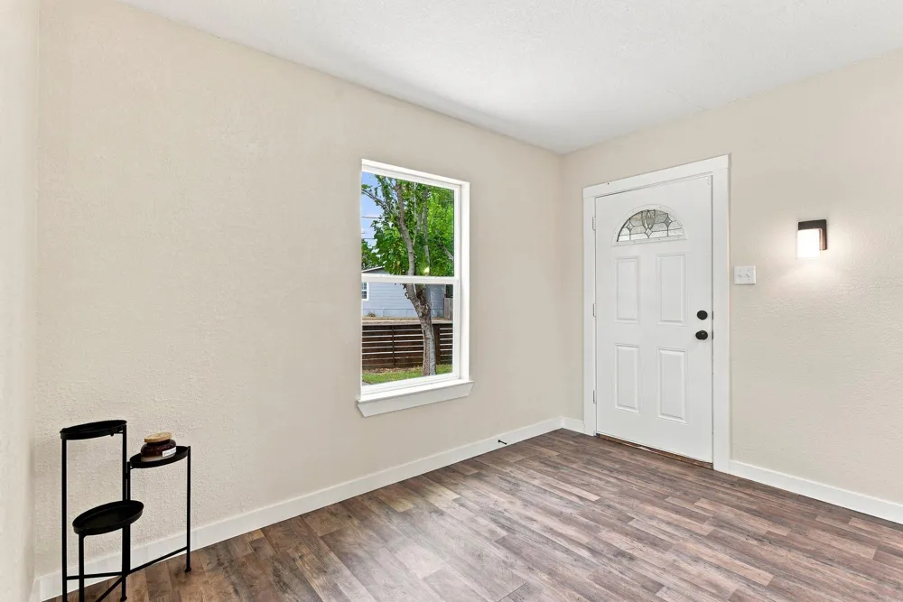 801 E Defee Avenue Baytown, TX 77520
