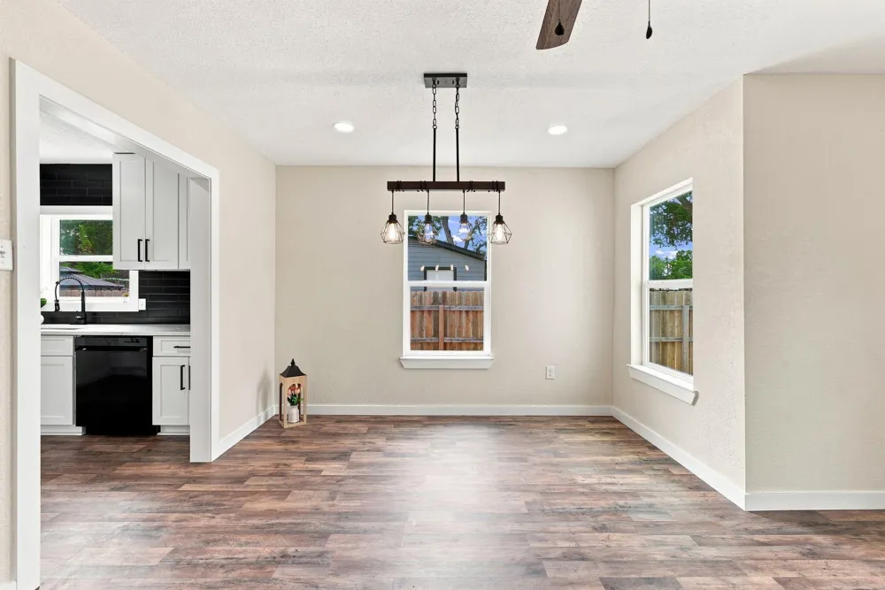 801 E Defee Avenue Baytown, TX 77520