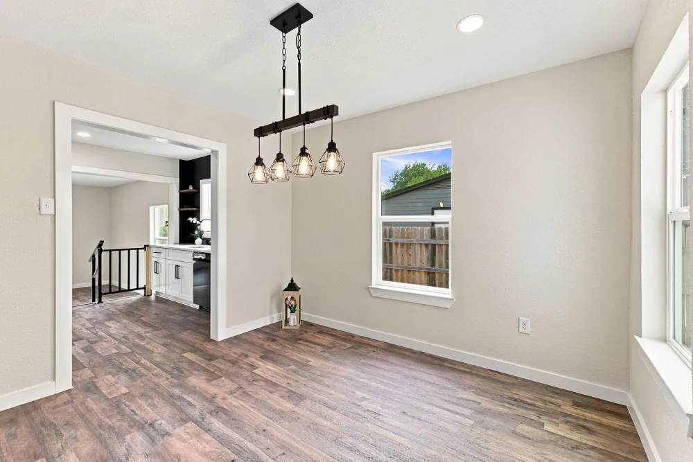 801 E Defee Avenue Baytown, TX 77520