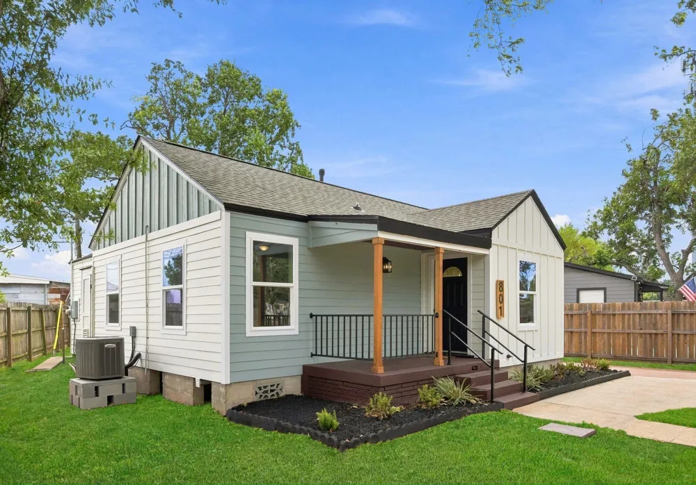 801 E Defee Avenue Baytown, TX 77520