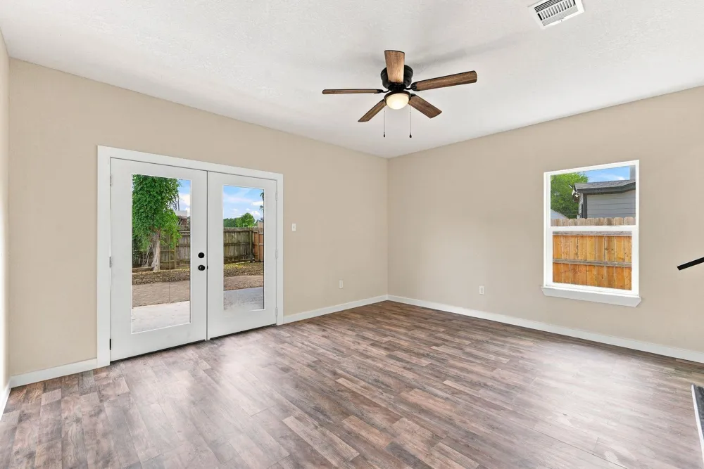 801 E Defee Avenue Baytown, TX 77520