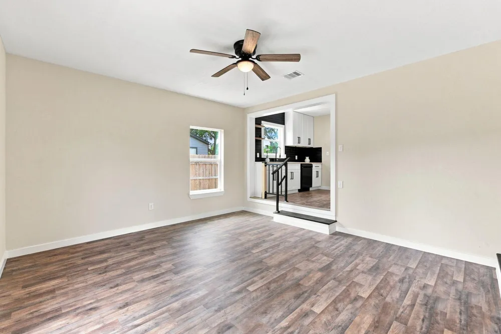 801 E Defee Avenue Baytown, TX 77520