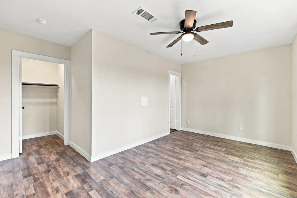 801 E Defee Avenue Baytown, TX 77520