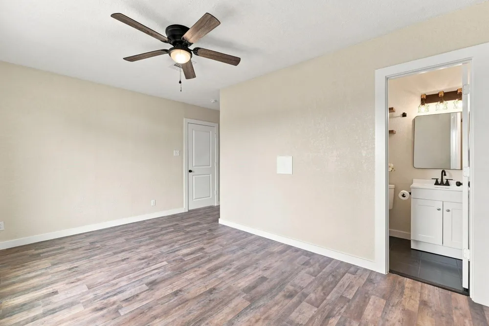 801 E Defee Avenue Baytown, TX 77520