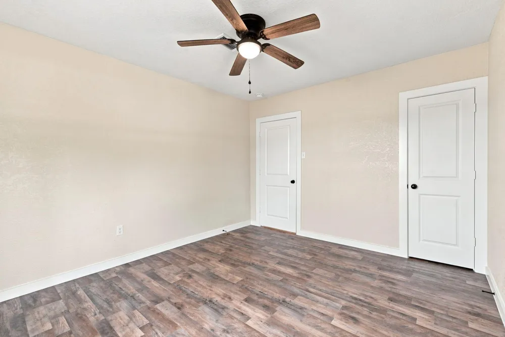 801 E Defee Avenue Baytown, TX 77520