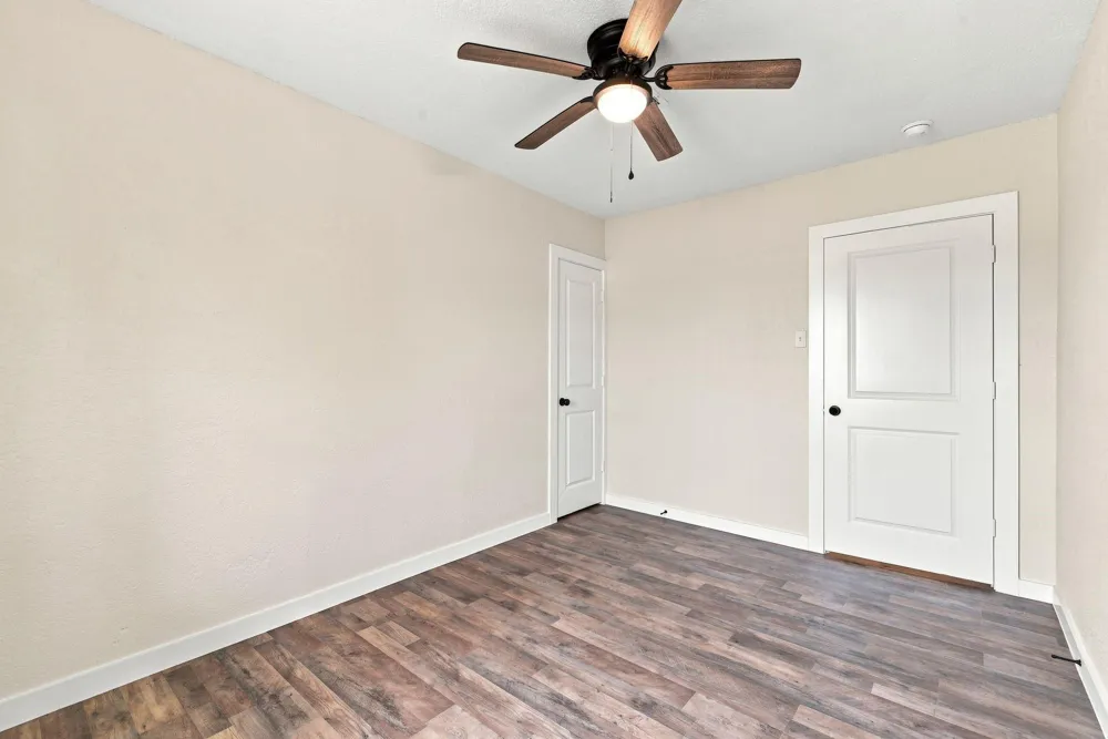 801 E Defee Avenue Baytown, TX 77520