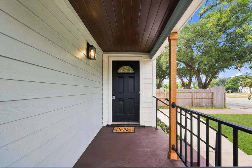 801 E Defee Avenue Baytown, TX 77520