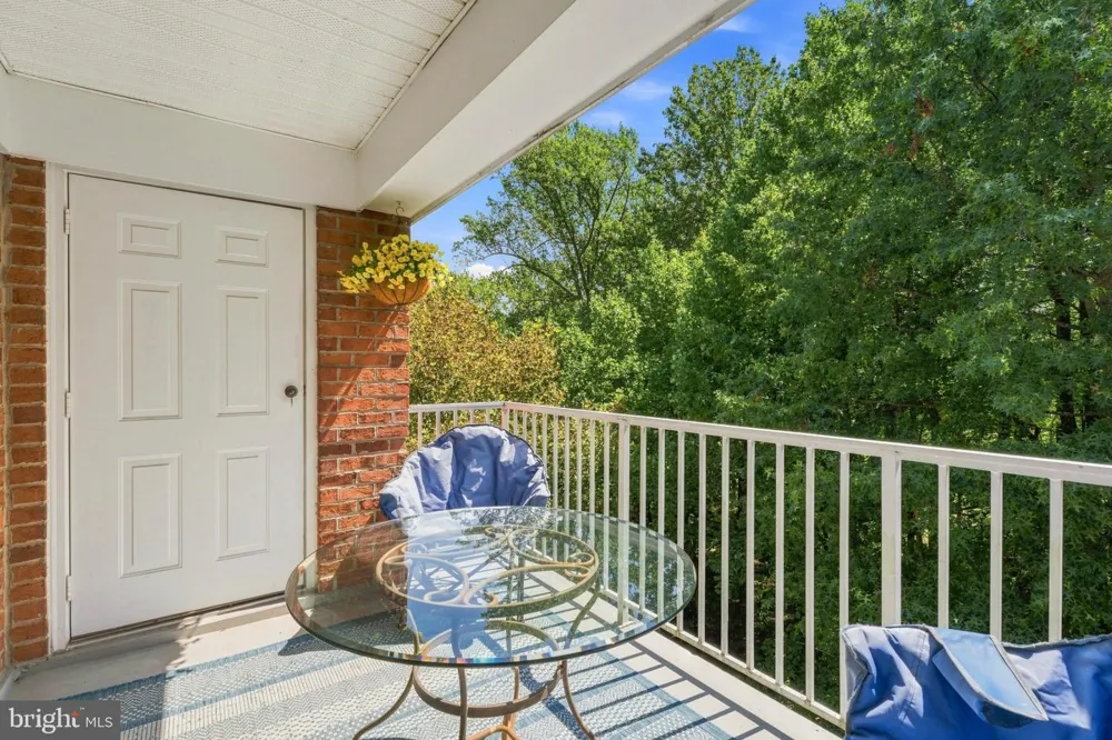 12105 TULLAMORE #402 Timonium, MD 21093
