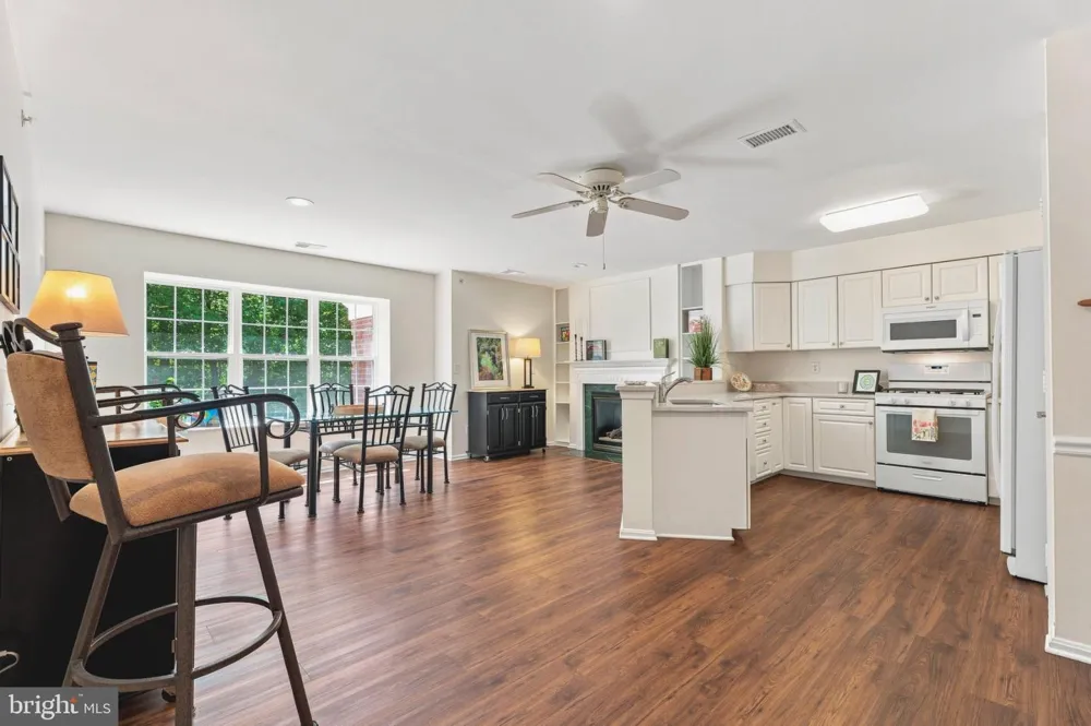 12105 TULLAMORE #402 Timonium, MD 21093