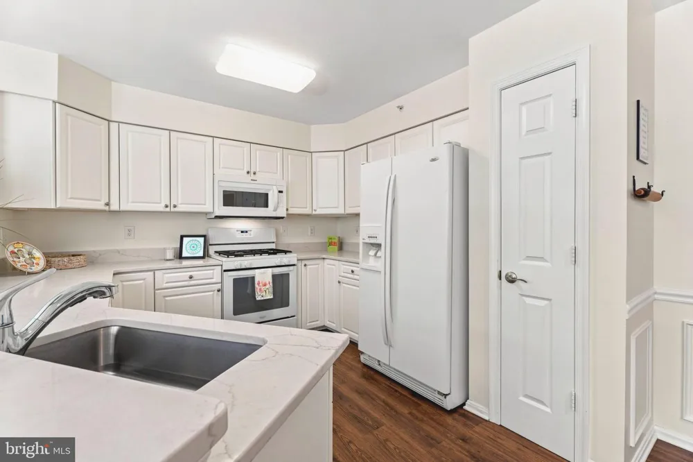 12105 TULLAMORE #402 Timonium, MD 21093
