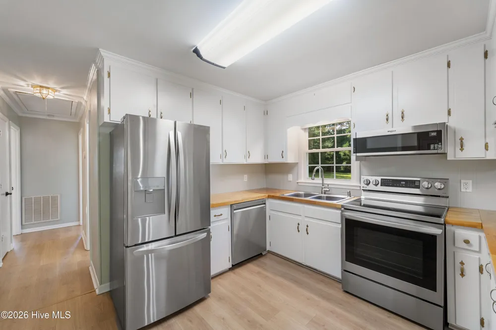 171 Trott Road Richlands, NC 28574