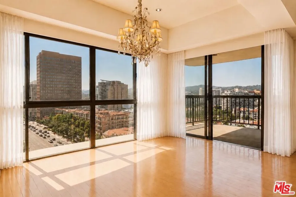 10790 Wilshire Boulevard #1001 Los Angeles, CA 90024