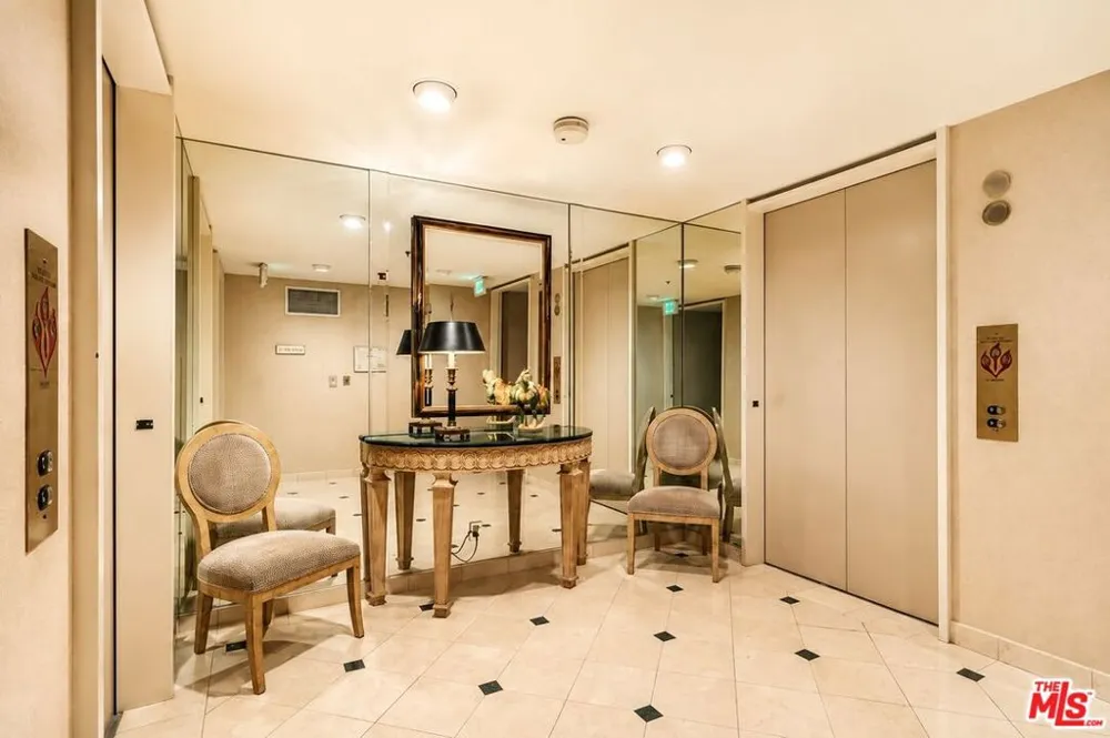 10790 Wilshire Boulevard #1001 Los Angeles, CA 90024