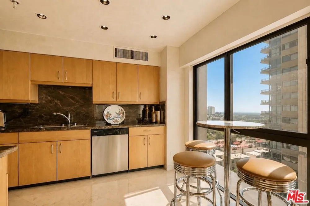 10790 Wilshire Boulevard #1001 Los Angeles, CA 90024
