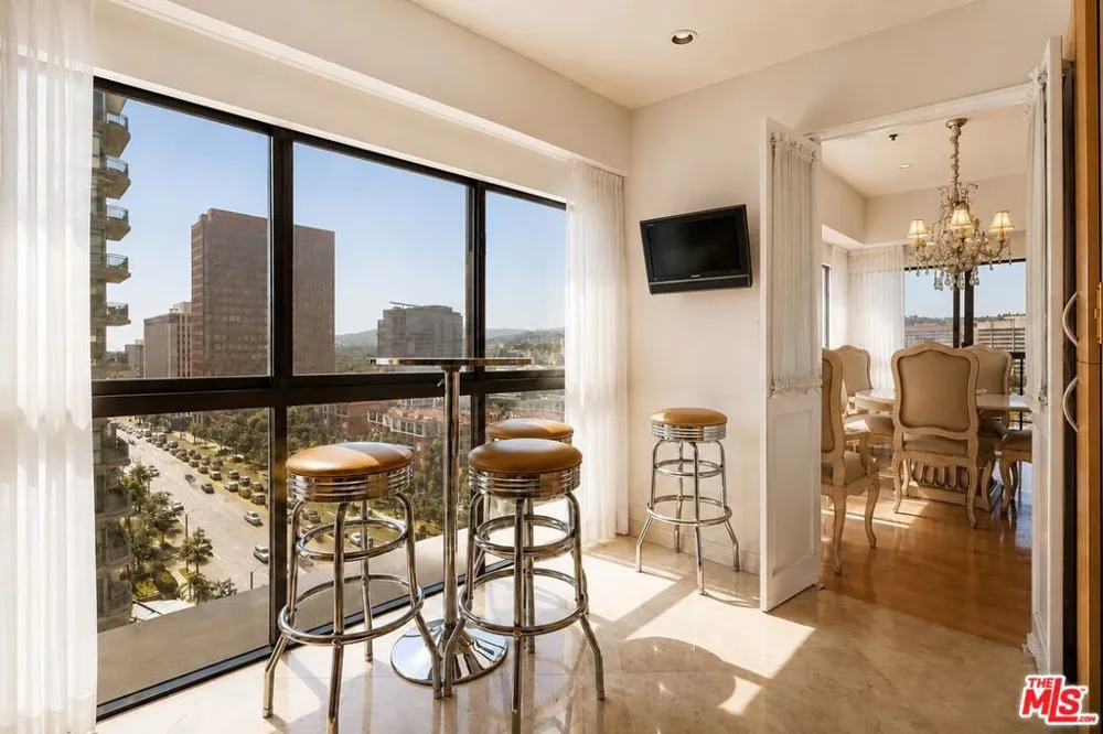 10790 Wilshire Boulevard #1001 Los Angeles, CA 90024