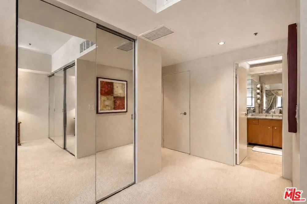 10790 Wilshire Boulevard #1001 Los Angeles, CA 90024
