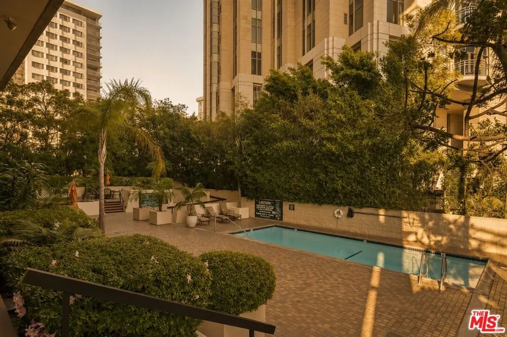 10790 Wilshire Boulevard #1001 Los Angeles, CA 90024