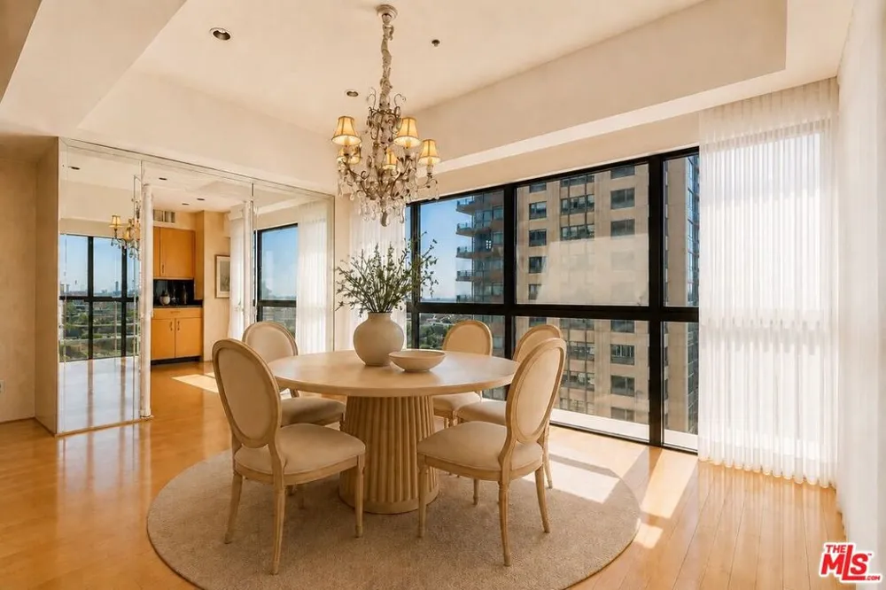 10790 Wilshire Boulevard #1001 Los Angeles, CA 90024