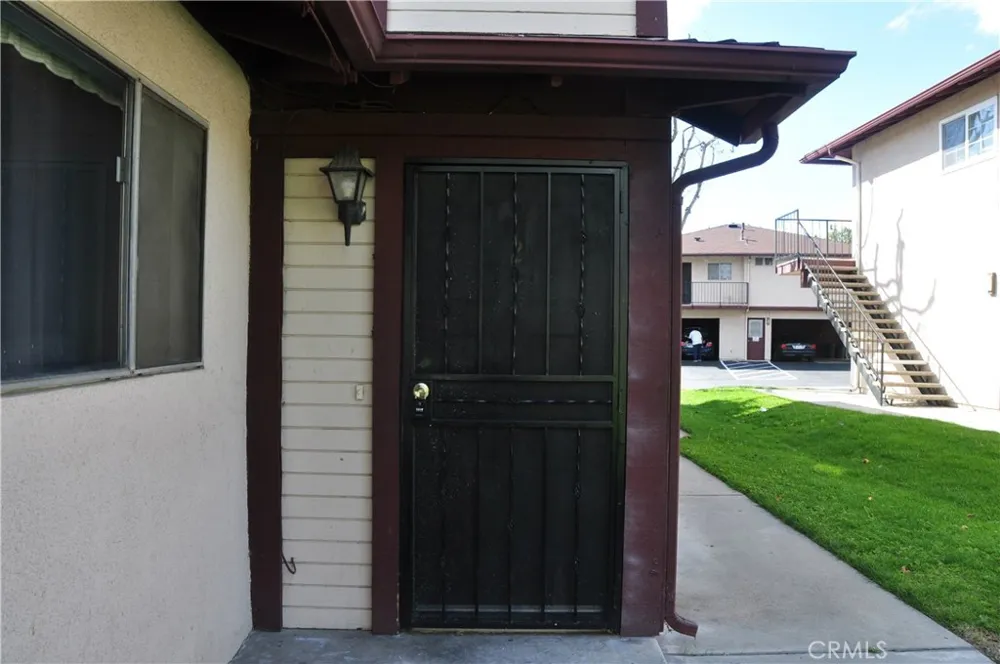 1102 W Calle Del Sol Azusa, CA 91702