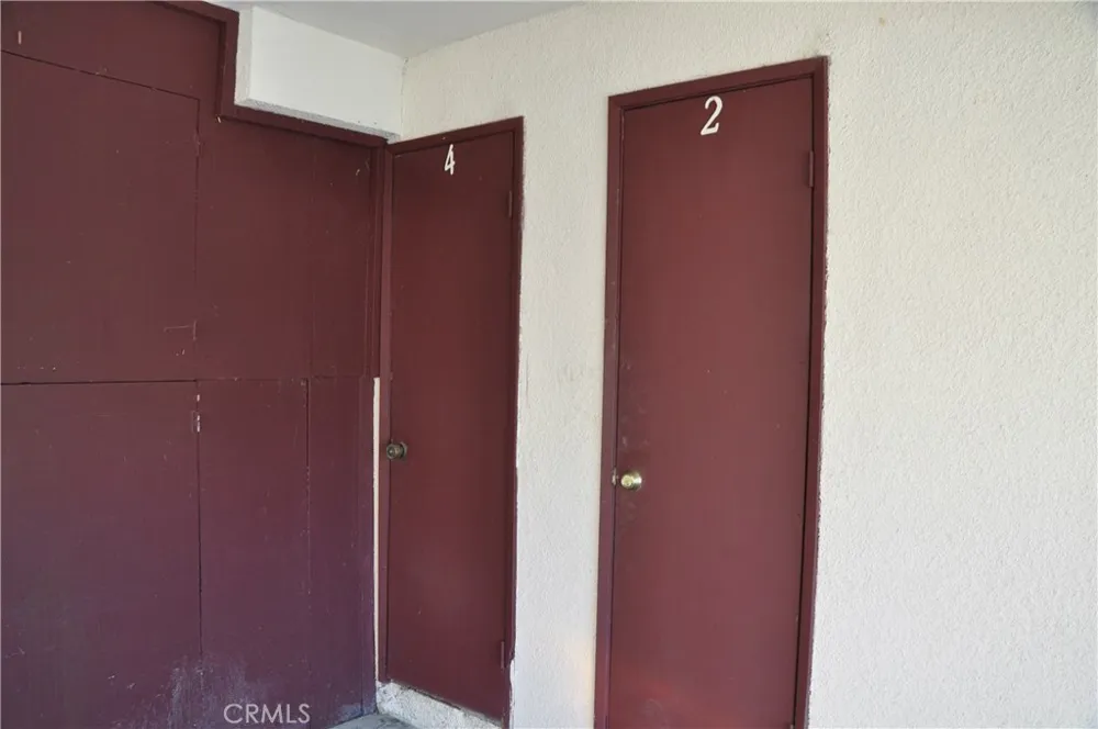 1102 W Calle Del Sol Azusa, CA 91702
