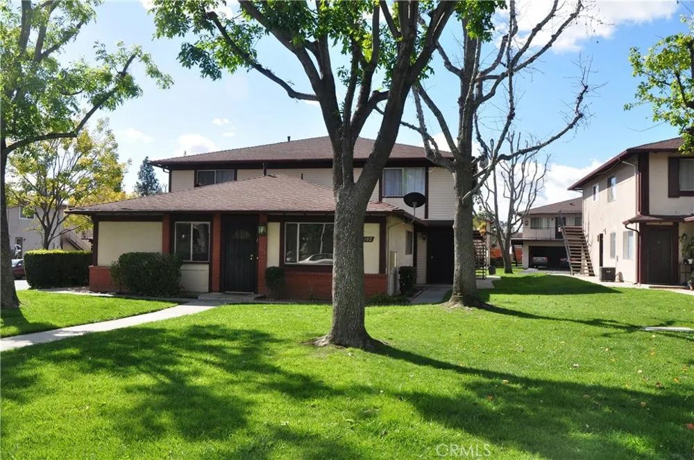 1102 W Calle Del Sol Azusa, CA 91702