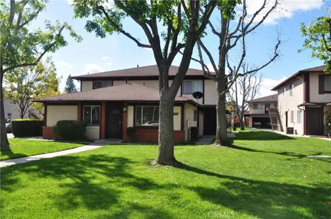 1102 W Calle Del Sol