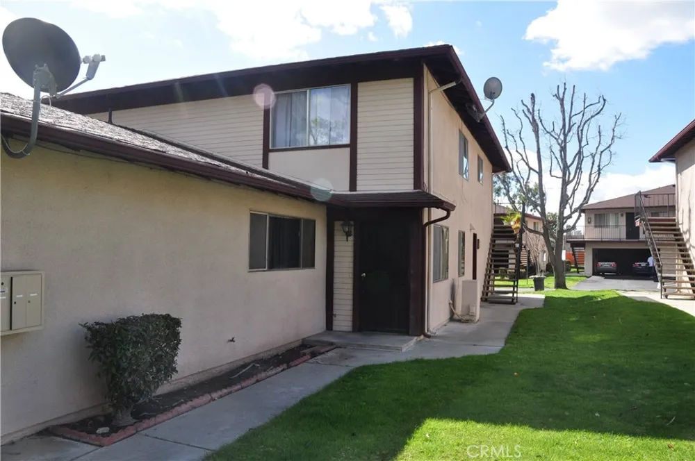 1102 W Calle Del Sol Azusa, CA 91702