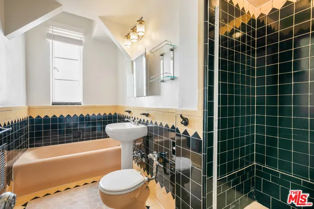 1314 HAYWORTH AVENUE #502 West Hollywood, CA 90046