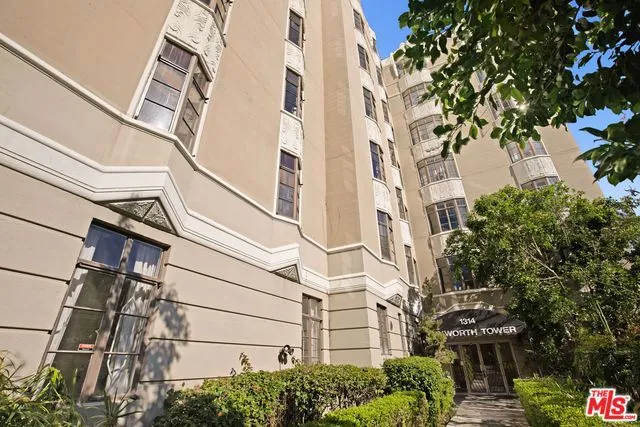 1314 HAYWORTH AVENUE #502 West Hollywood, CA 90046