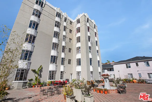 1314 HAYWORTH AVENUE #502 West Hollywood, CA 90046