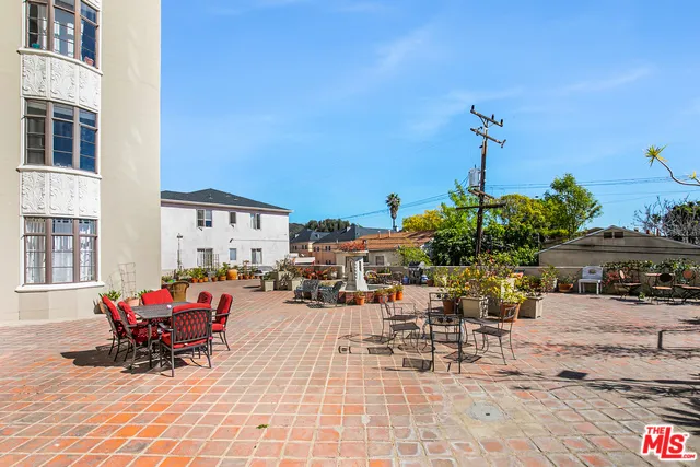 1314 HAYWORTH AVENUE #502 West Hollywood, CA 90046