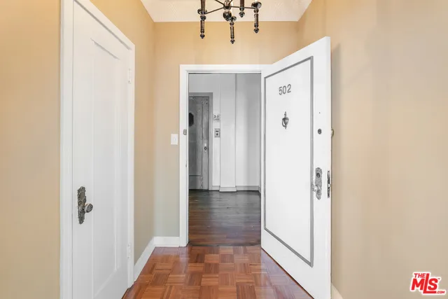 1314 HAYWORTH AVENUE #502 West Hollywood, CA 90046