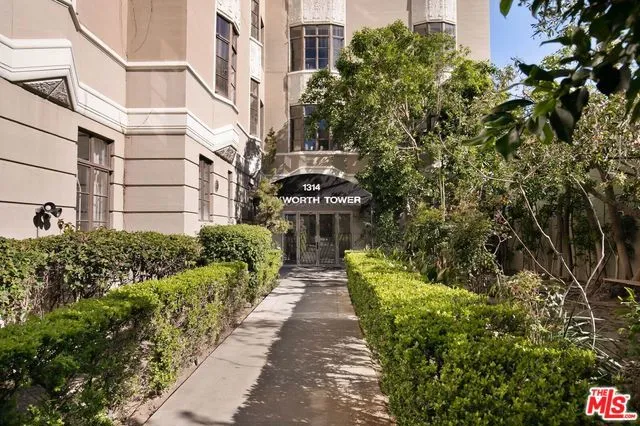 1314 HAYWORTH AVENUE #502 West Hollywood, CA 90046