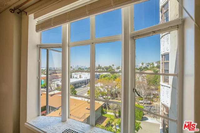1314 HAYWORTH AVENUE #502 West Hollywood, CA 90046