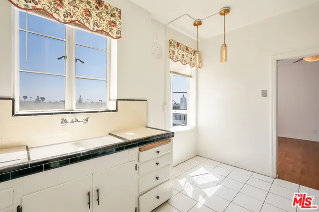 1314 HAYWORTH AVENUE #502 West Hollywood, CA 90046