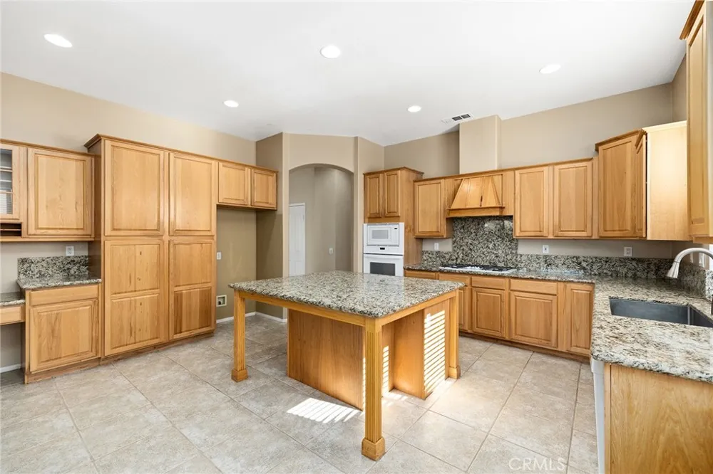 43831 Carentan Temecula, CA 92592
