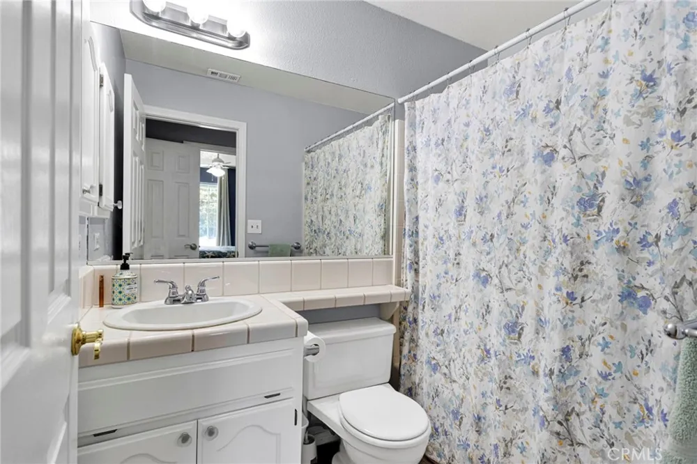 8951 Avocado Hesperia, CA 92345