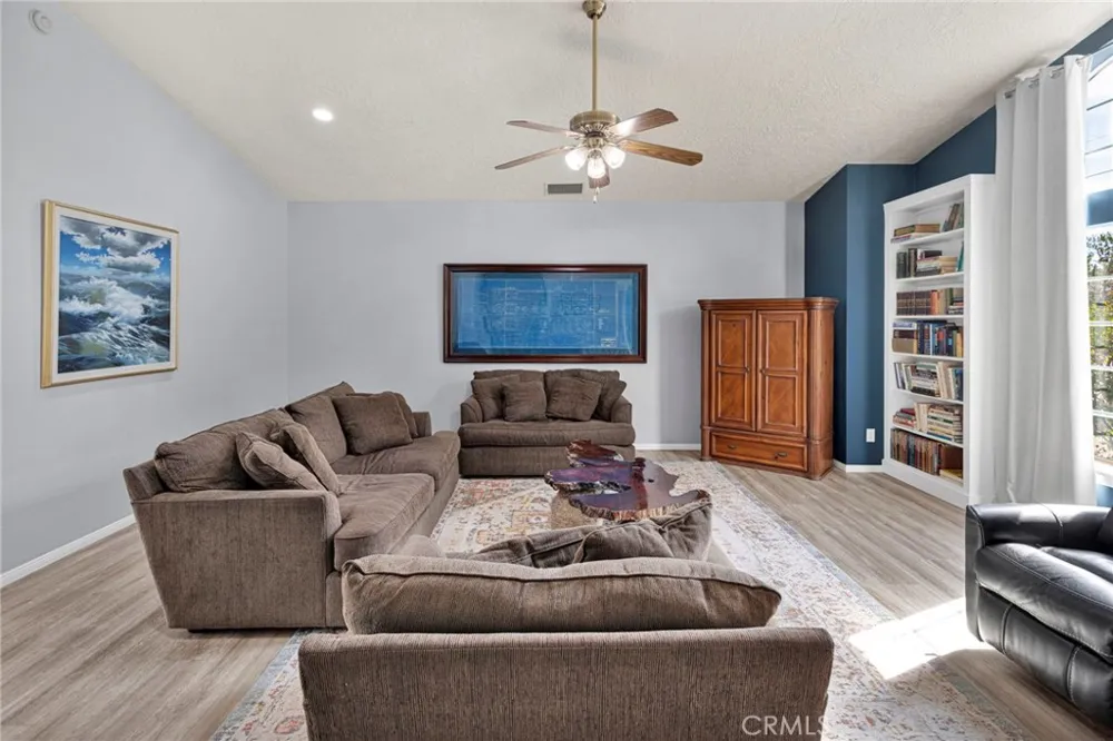 8951 Avocado Hesperia, CA 92345