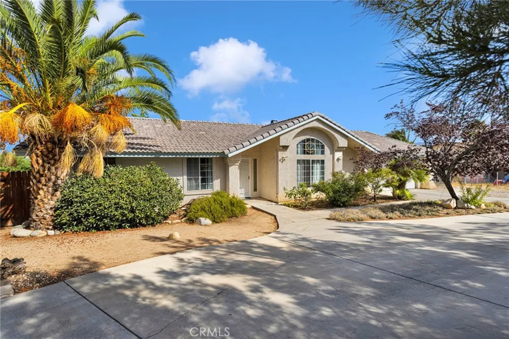 8951 Avocado Hesperia, CA 92345