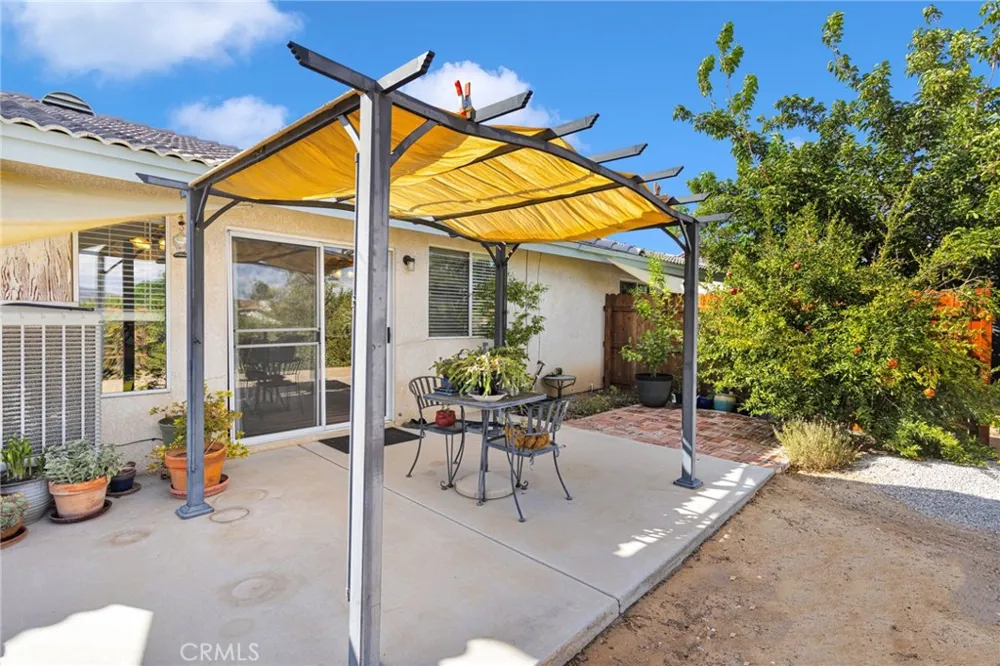 8951 Avocado Hesperia, CA 92345
