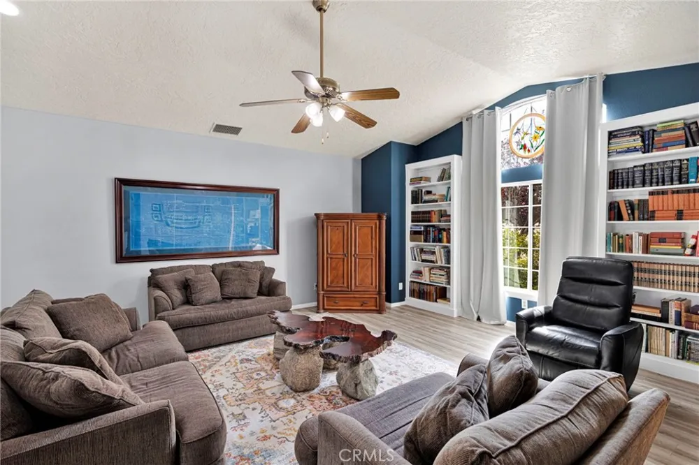 8951 Avocado Hesperia, CA 92345