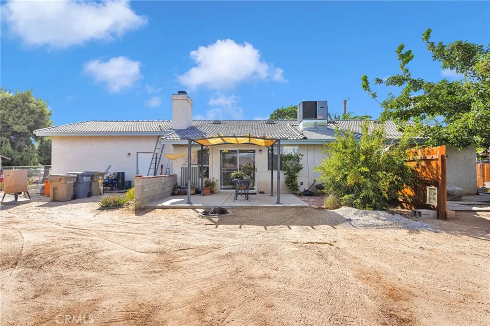 8951 Avocado Hesperia, CA 92345