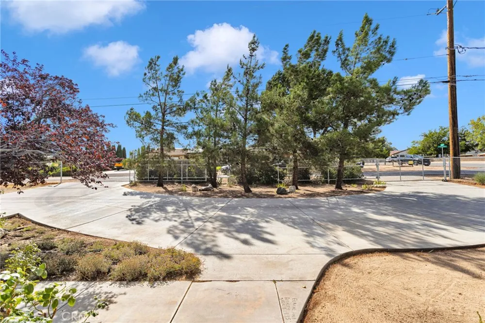8951 Avocado Hesperia, CA 92345