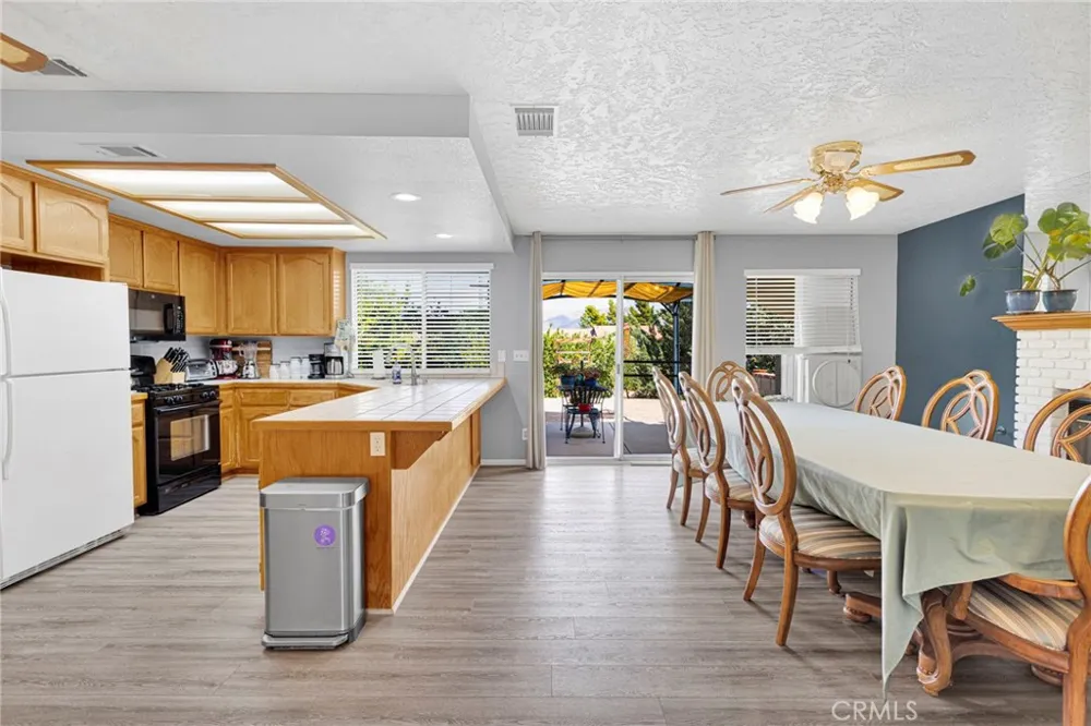 8951 Avocado Hesperia, CA 92345