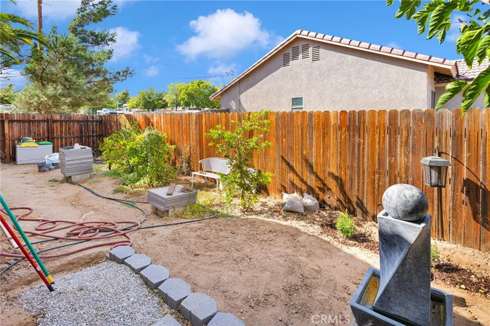 8951 Avocado Hesperia, CA 92345