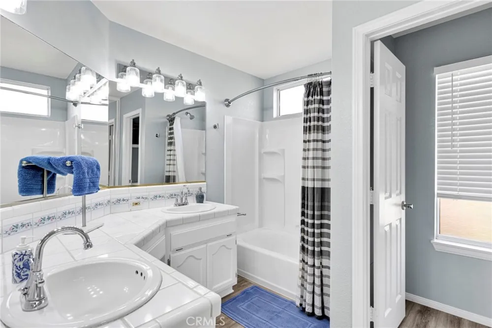8951 Avocado Hesperia, CA 92345