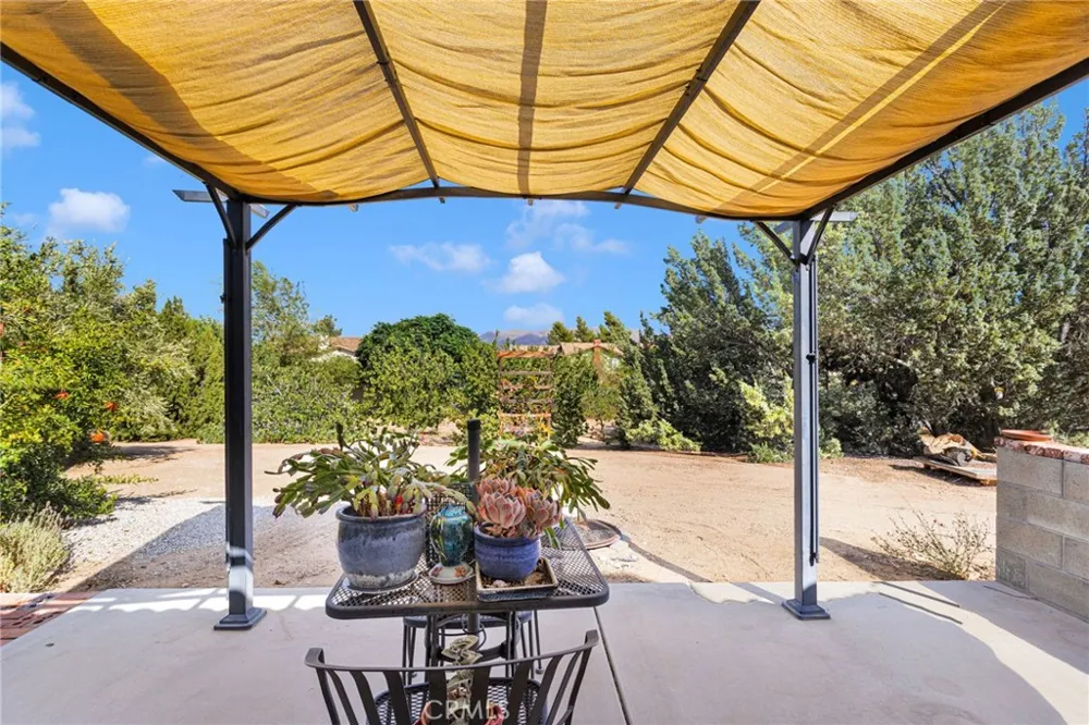 8951 Avocado Hesperia, CA 92345
